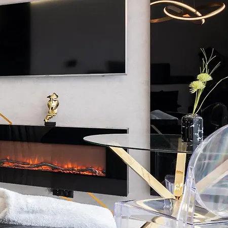 Gold Apartment *
